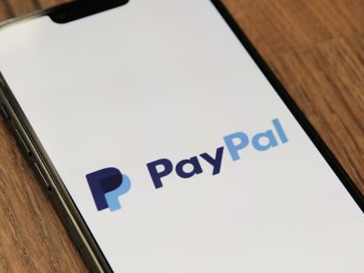 PayPal Logo auf einem Smartphone